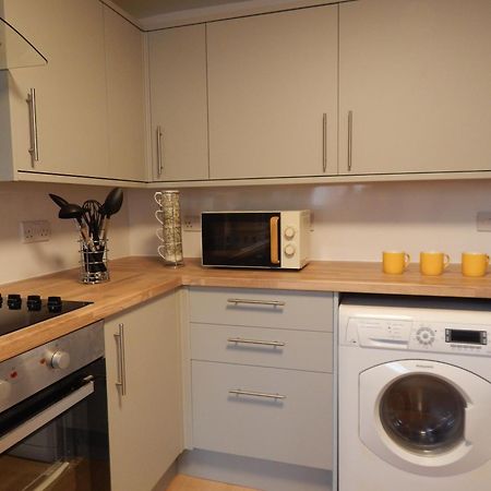 Modern, Well Located En-Suite Rooms With Parking - Orbitat Accommodations Cambridge  Exterior photo