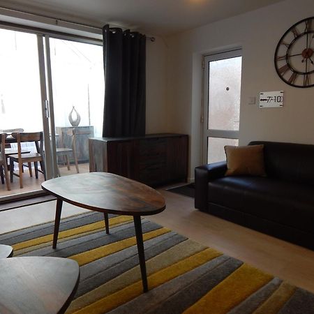 Modern, Well Located En-Suite Rooms With Parking - Orbitat Accommodations Cambridge  Exterior photo