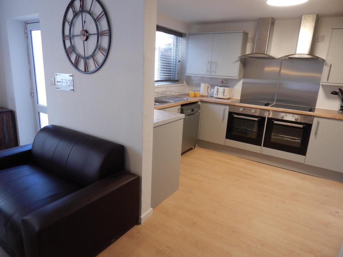 Modern, Well Located En-Suite Rooms With Parking - Orbitat Accommodations Cambridge  Exterior photo
