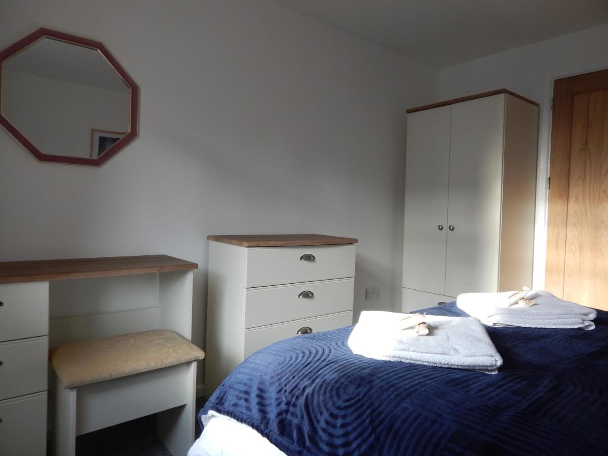 Modern, Well Located En-Suite Rooms With Parking - Orbitat Accommodations Cambridge  Exterior photo