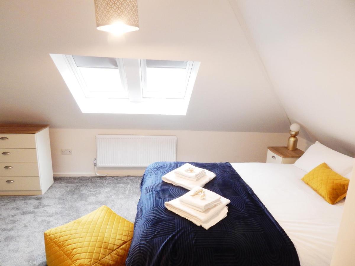 Modern, Well Located En-Suite Rooms With Parking - Orbitat Accommodations Cambridge  Exterior photo