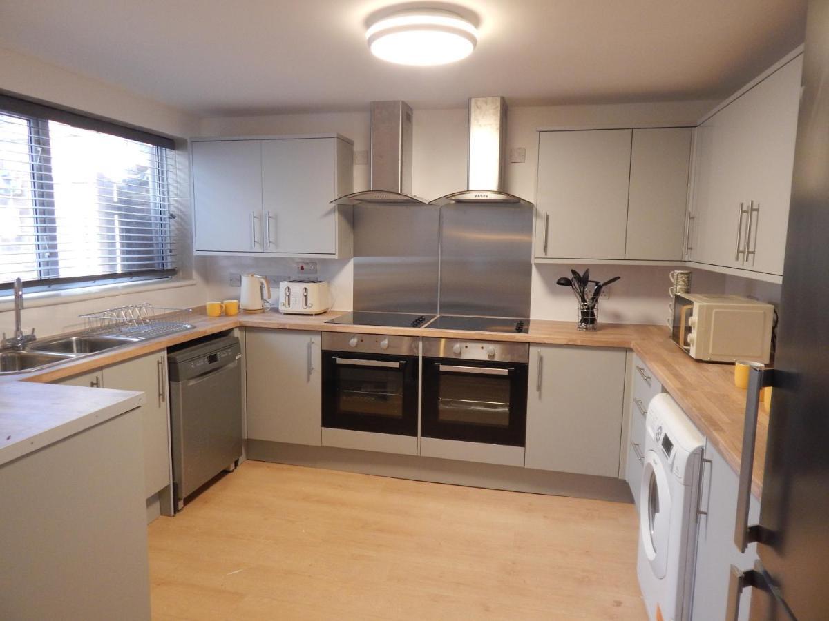 Modern, Well Located En-Suite Rooms With Parking - Orbitat Accommodations Cambridge  Exterior photo
