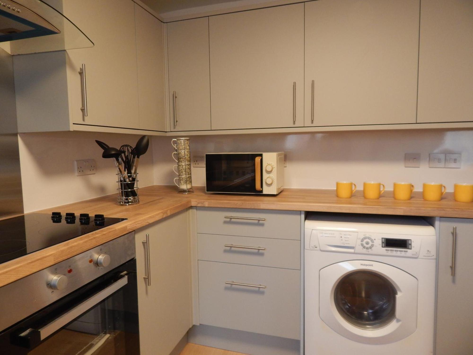 Modern, Well Located En-Suite Rooms With Parking - Orbitat Accommodations Cambridge  Exterior photo