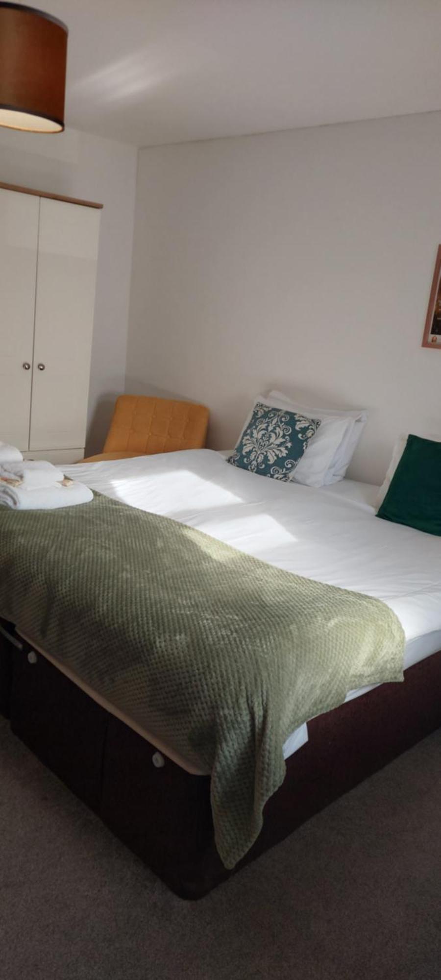 Modern, Well Located En-Suite Rooms With Parking - Orbitat Accommodations Cambridge  Exterior photo